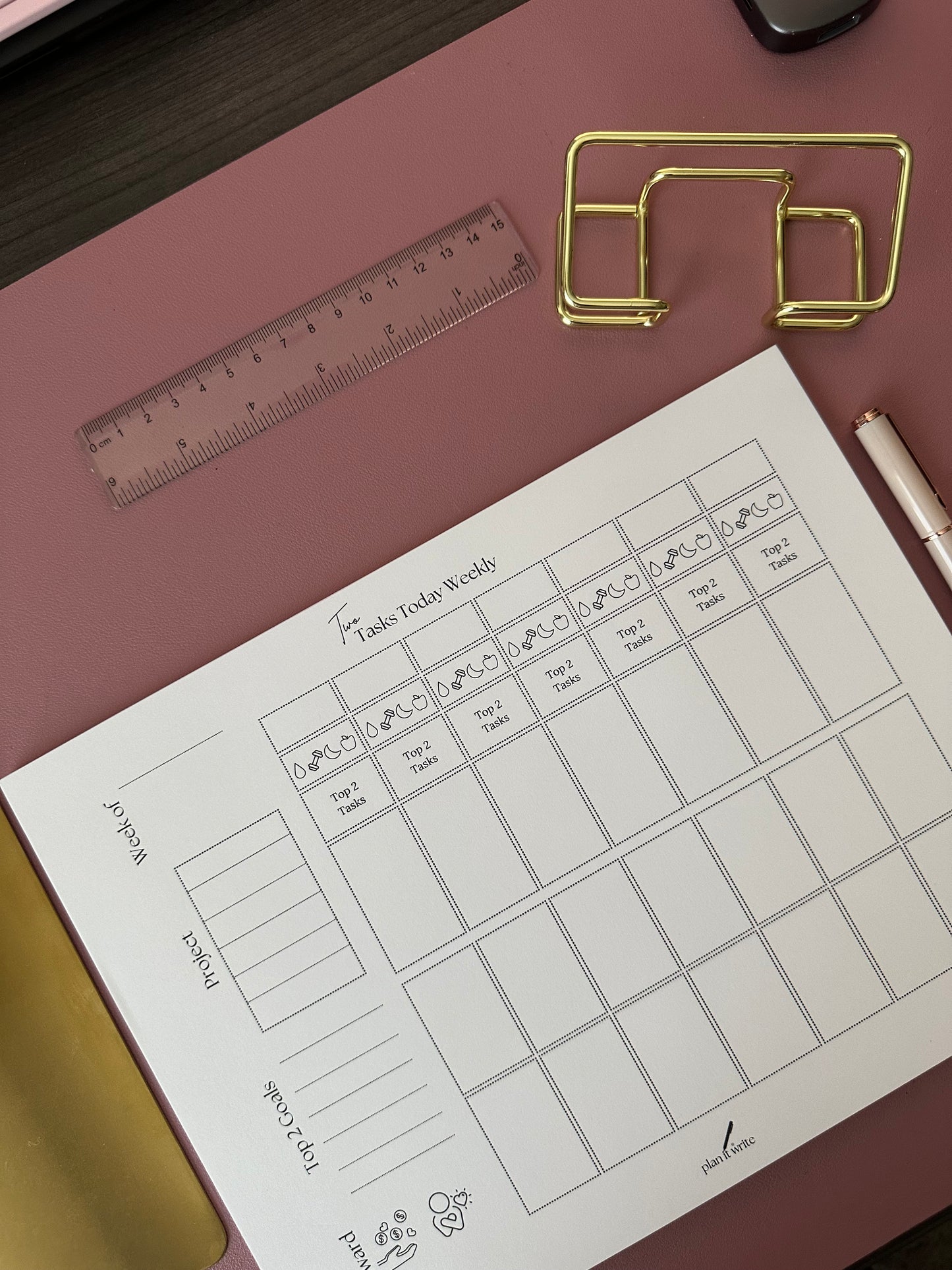 Two Tasks Today Undated Weekly Deskpad 8.5 x 11